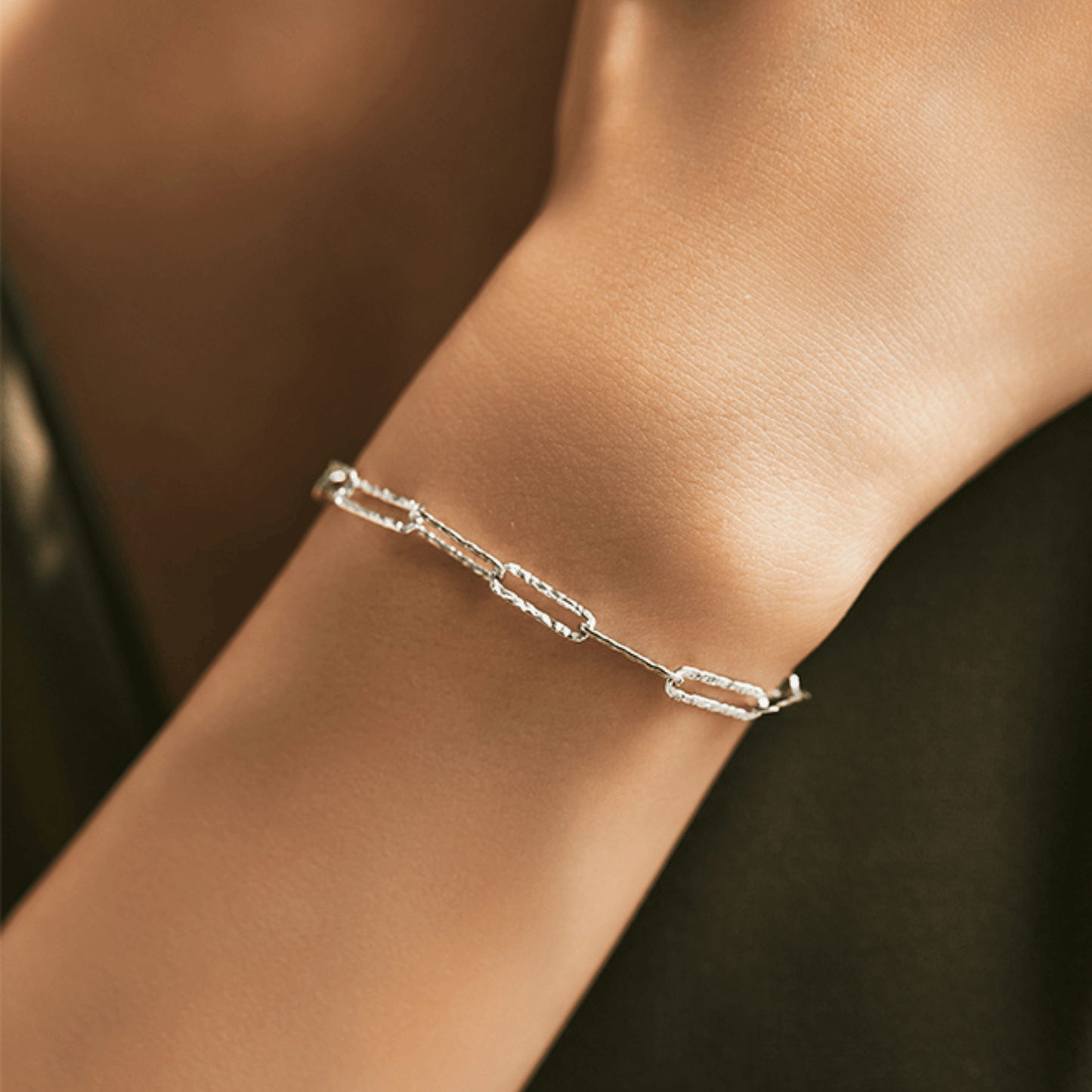 Wavy Lock Chain Bracelet